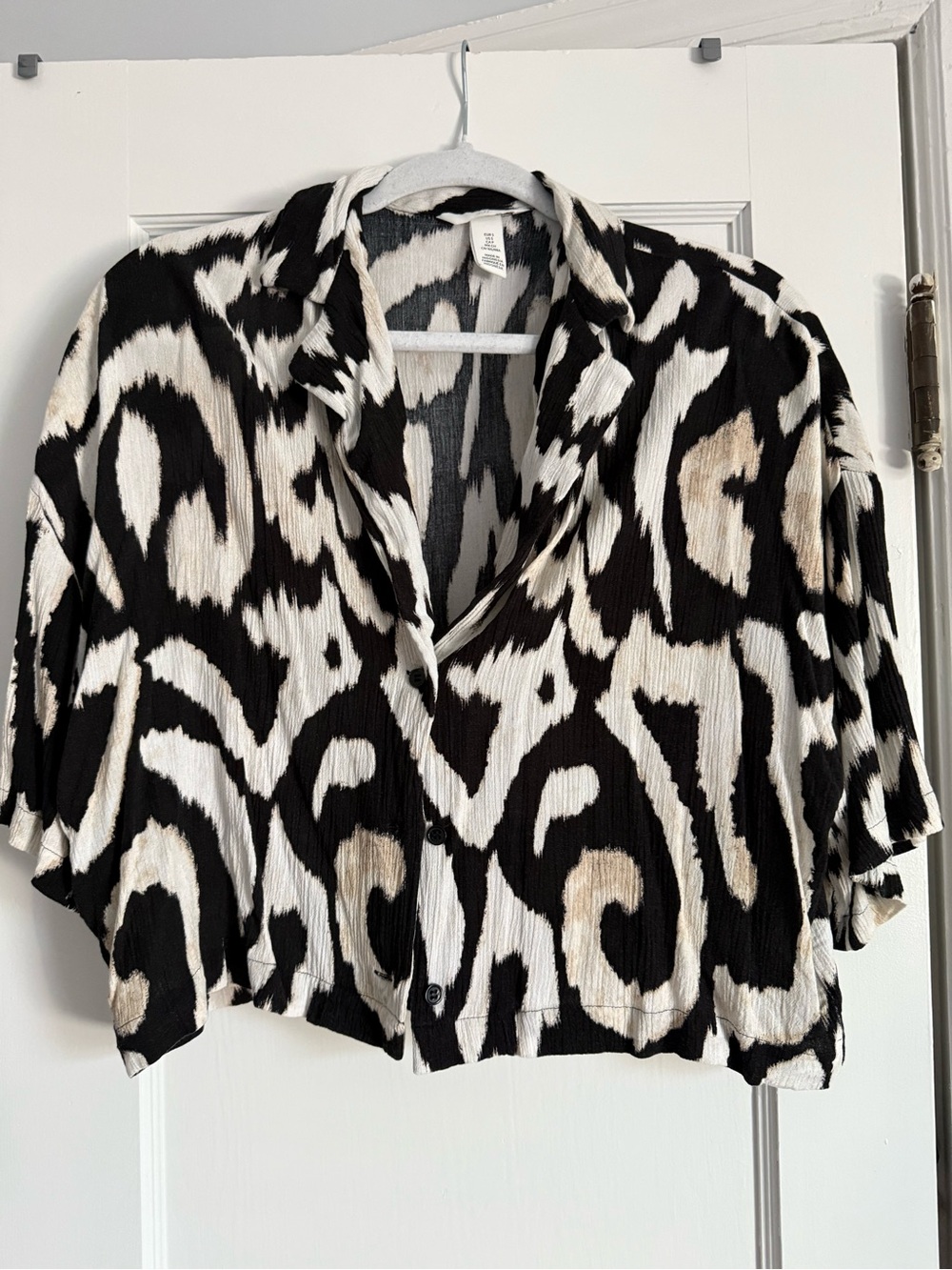 H&M Black, White & Cream Abstract Button-Front Shirt